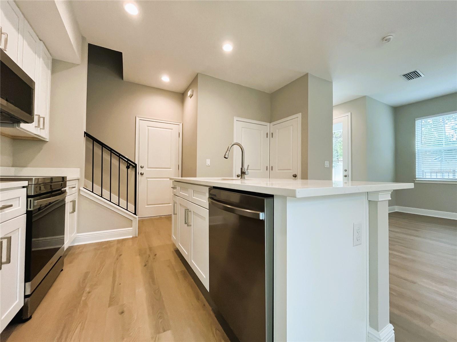 2250 S BUMBY AVE #210, ORLANDO, FL, 32806