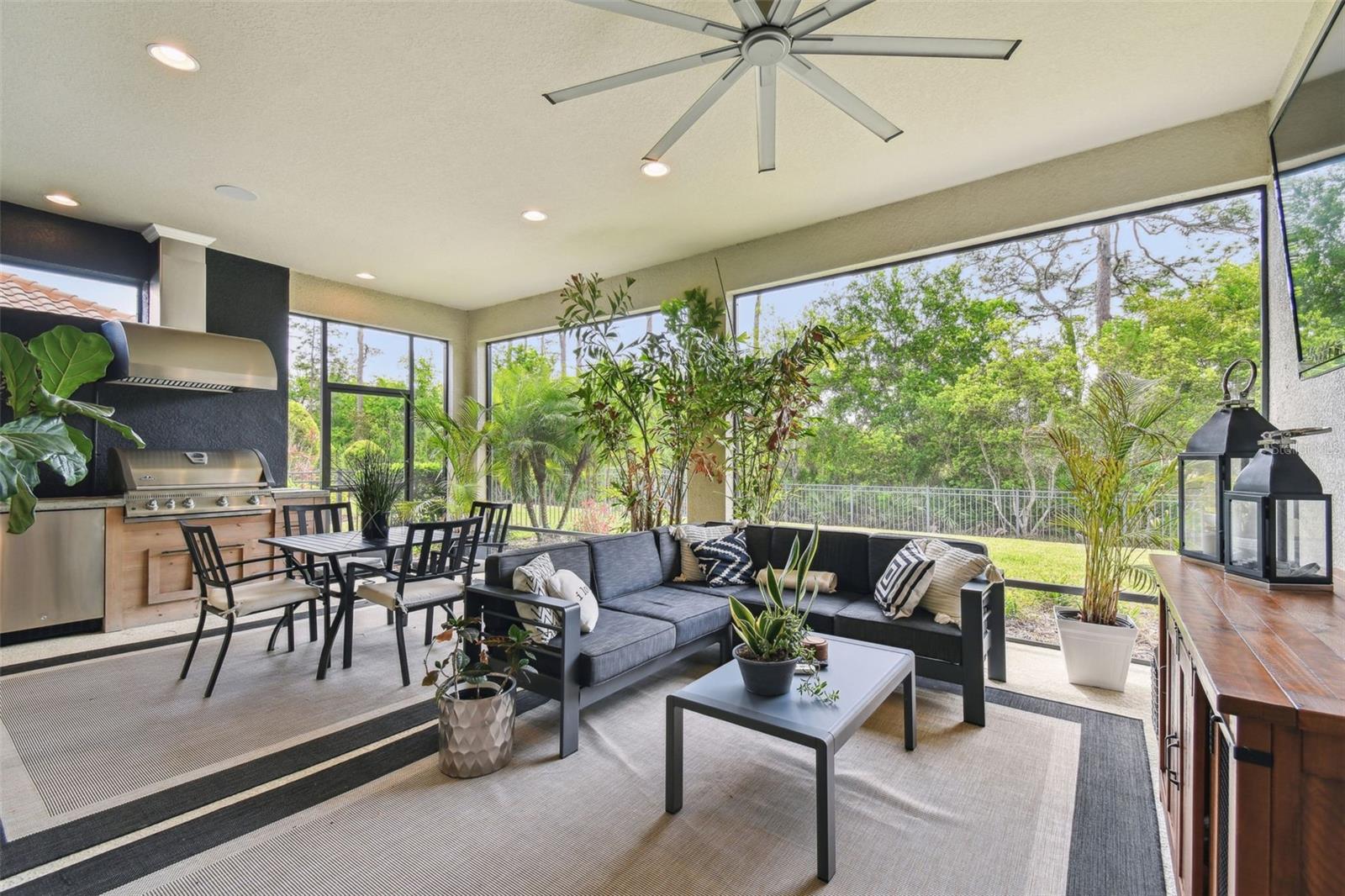 8725 SORANO VILLA DR, TAMPA, FL, 33647