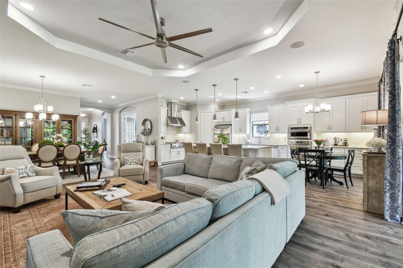 8725 SORANO VILLA DR, TAMPA, FL, 33647