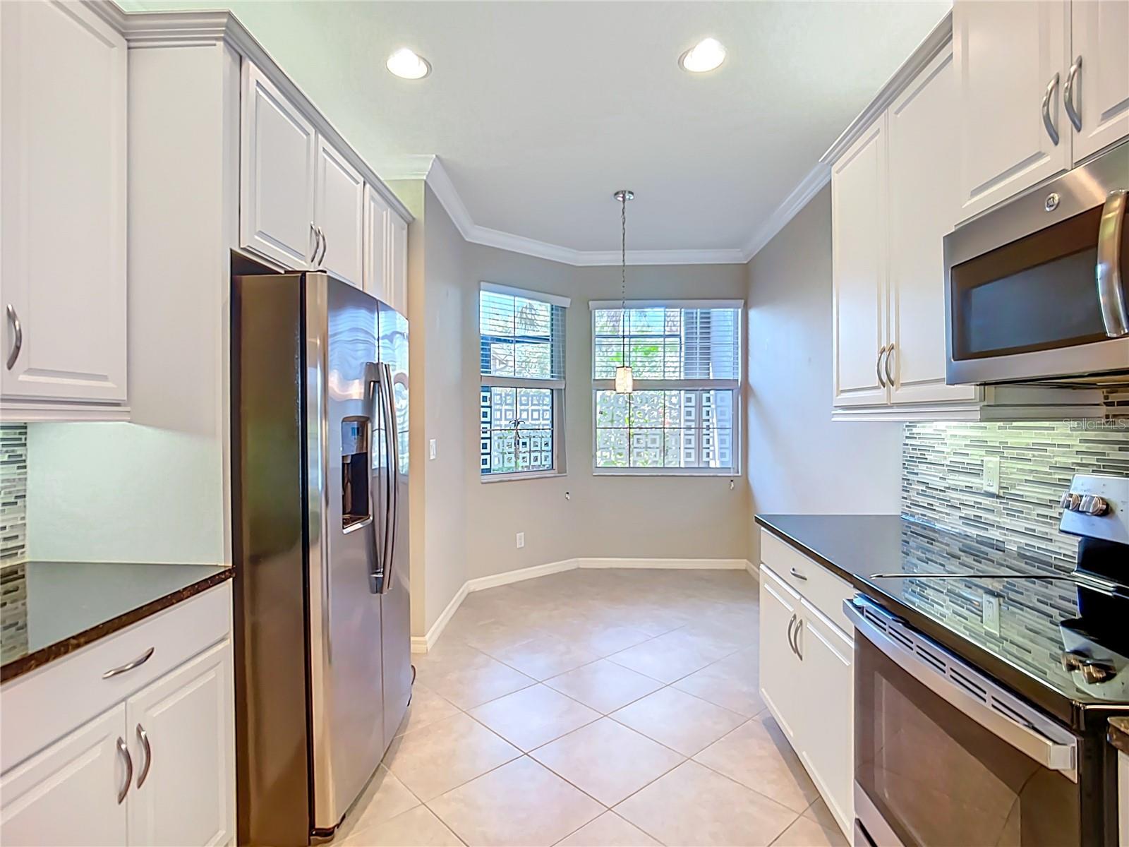 15646 AURORA LAKE CIR, WIMAUMA, FL, 33598