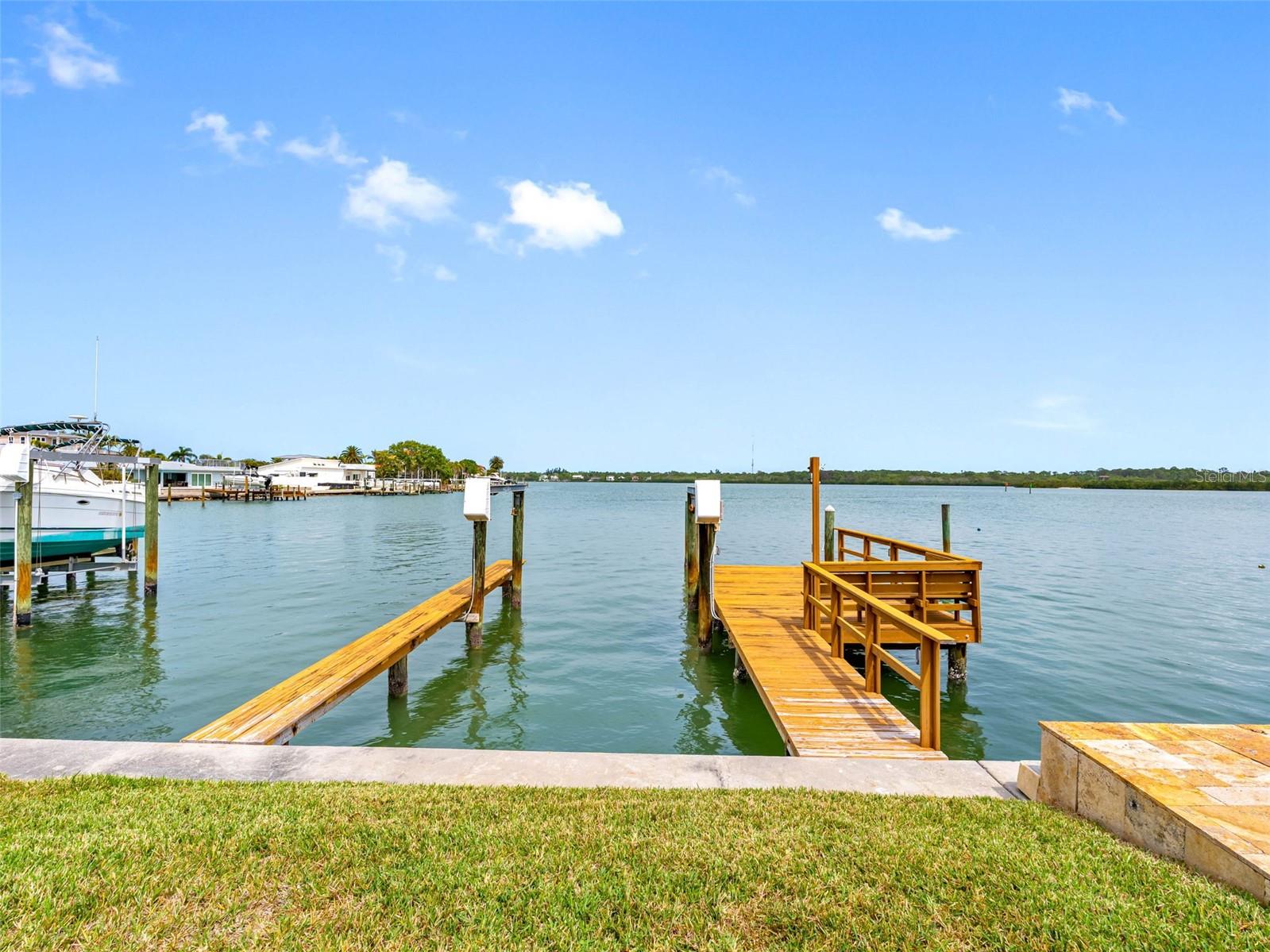 512 173RD AVE E, NORTH REDINGTON BEACH, FL, 33708