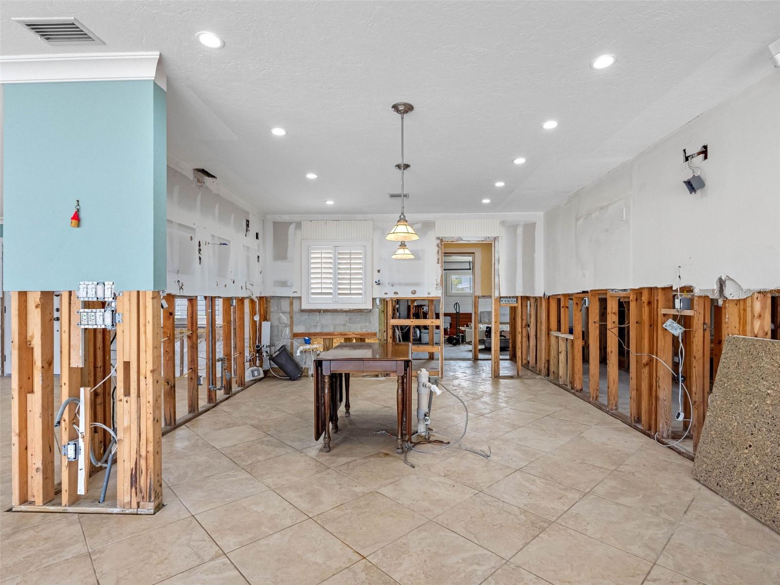 512 173RD AVE E, NORTH REDINGTON BEACH, FL, 33708