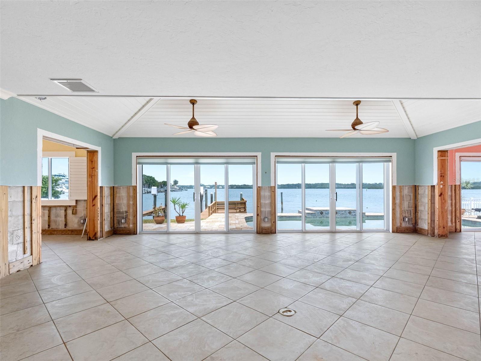 512 173RD AVE E, NORTH REDINGTON BEACH, FL, 33708