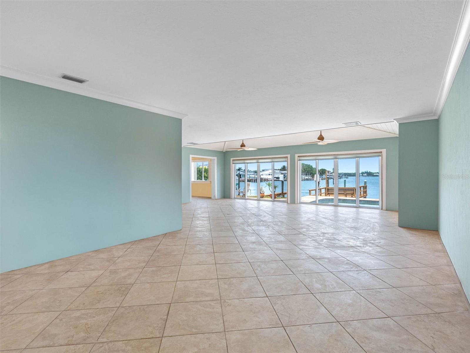 512 173RD AVE E, NORTH REDINGTON BEACH, FL, 33708