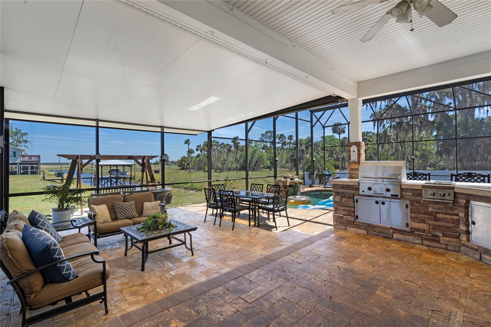 4240 LAKE HARNEY CIR, GENEVA, FL, 32732