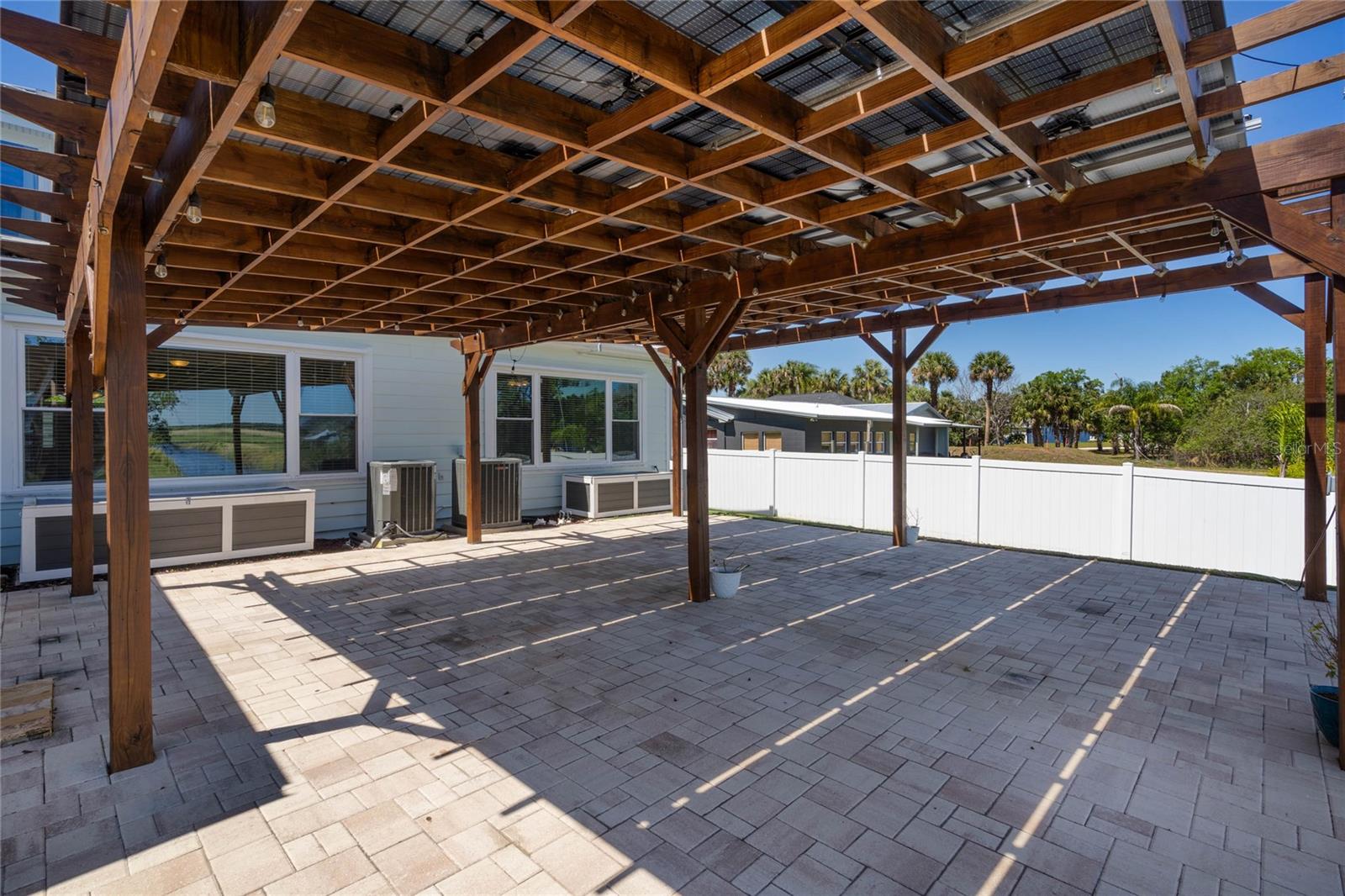 4240 LAKE HARNEY CIR, GENEVA, FL, 32732