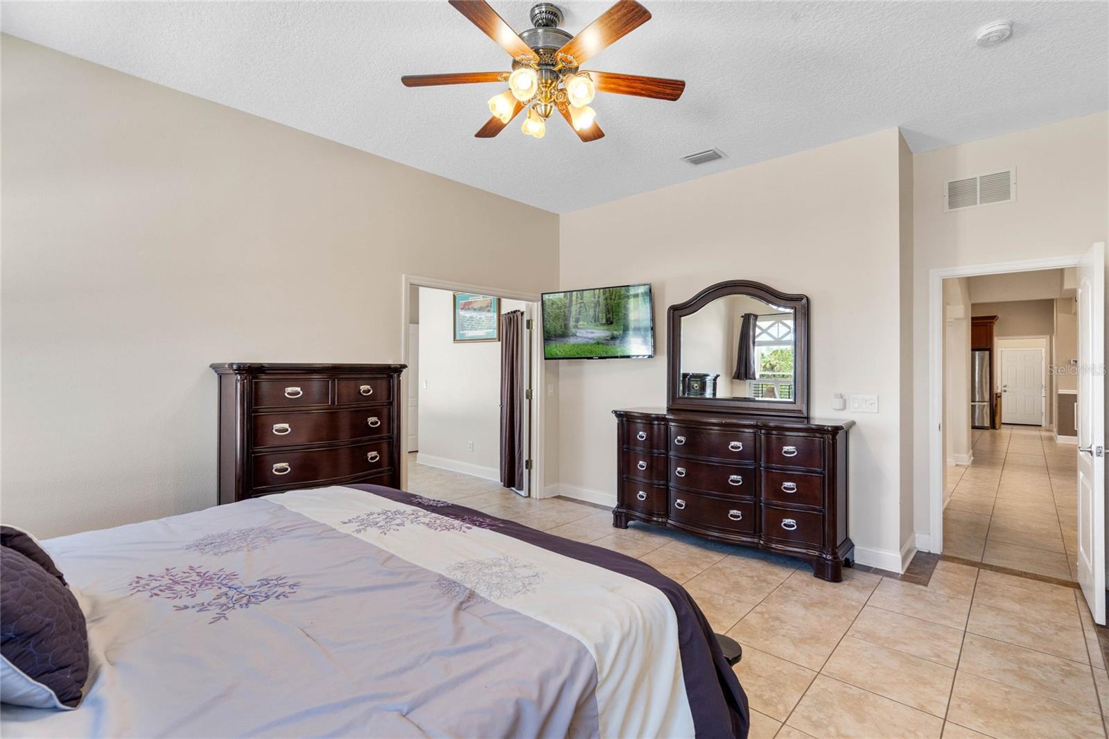 4240 LAKE HARNEY CIR, GENEVA, FL, 32732