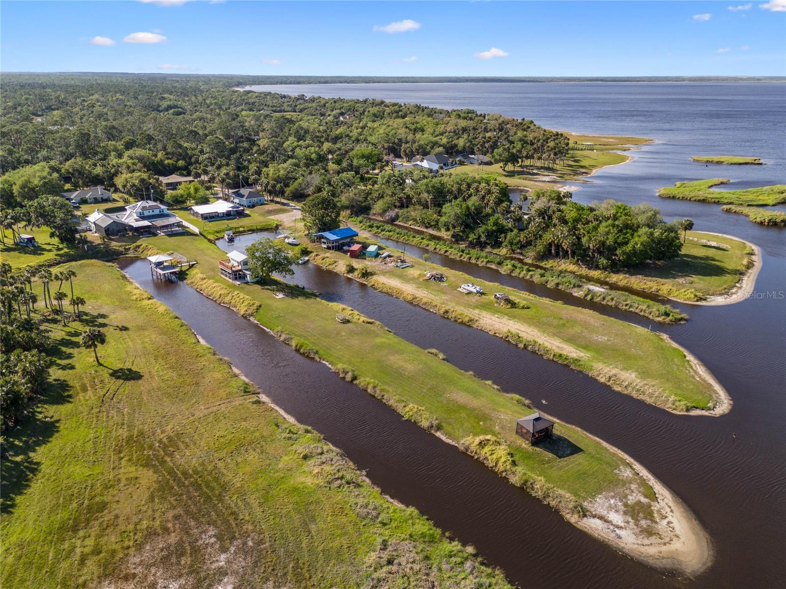 4240 LAKE HARNEY CIR, GENEVA, FL, 32732