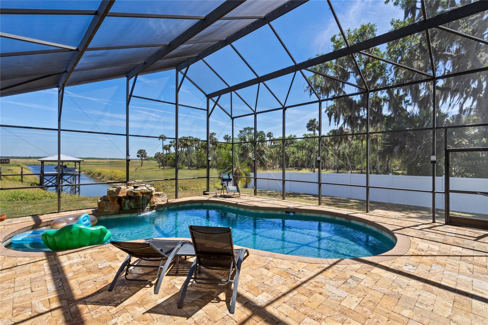 4240 LAKE HARNEY CIR, GENEVA, FL, 32732
