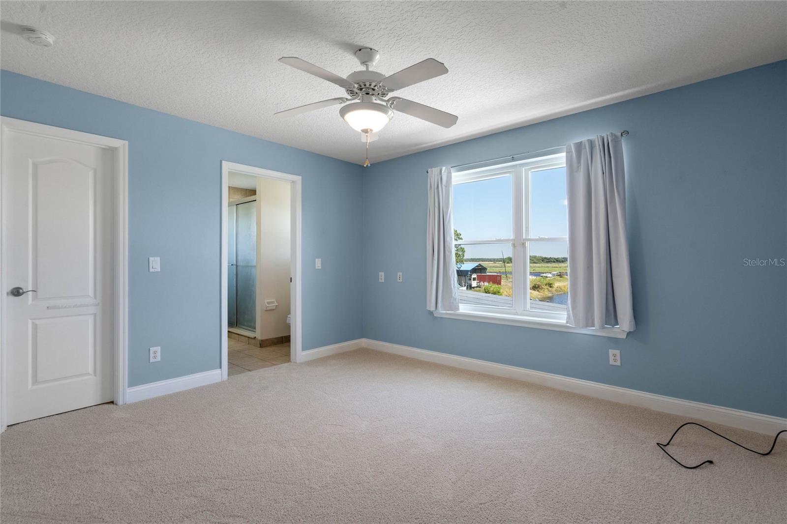 4240 LAKE HARNEY CIR, GENEVA, FL, 32732