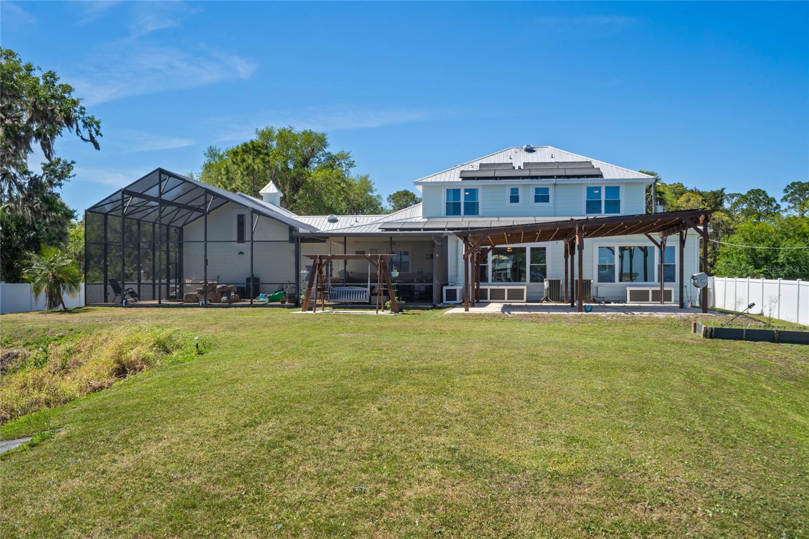 4240 LAKE HARNEY CIR, GENEVA, FL, 32732