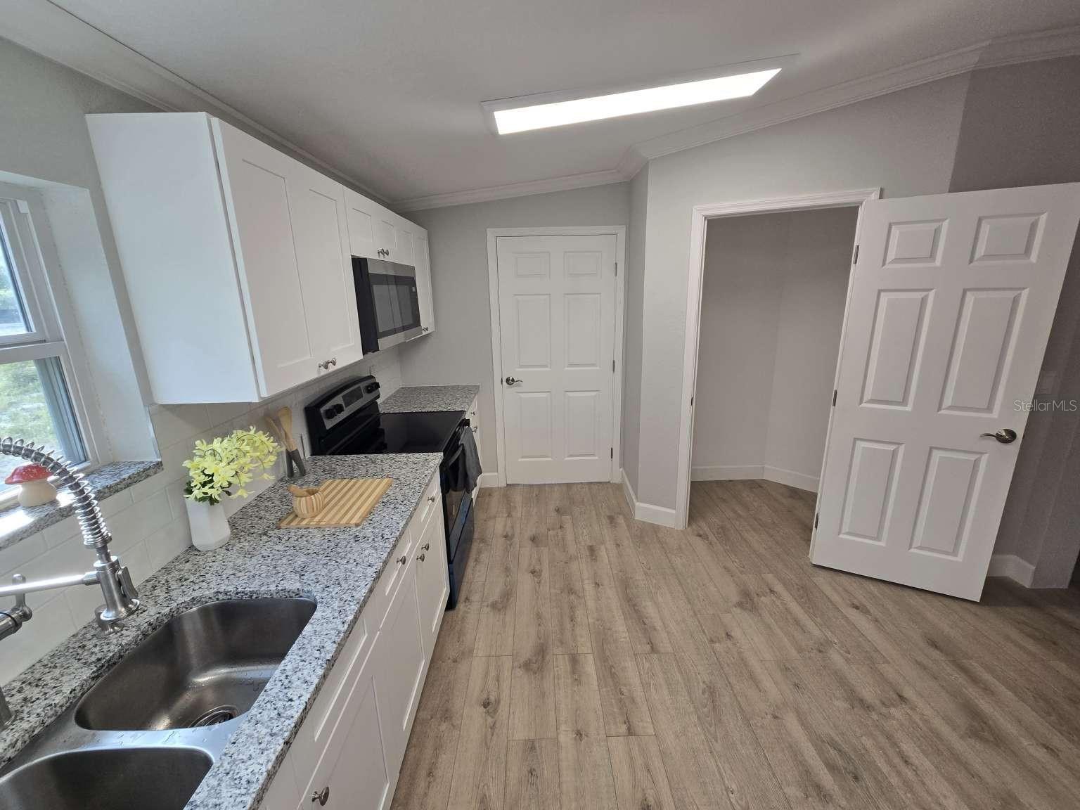 2430 WOODS TRL, LAKELAND, FL, 33809