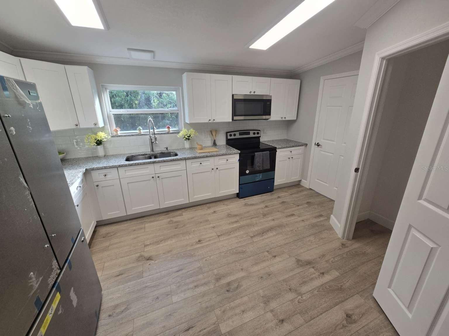 2430 WOODS TRL, LAKELAND, FL, 33809