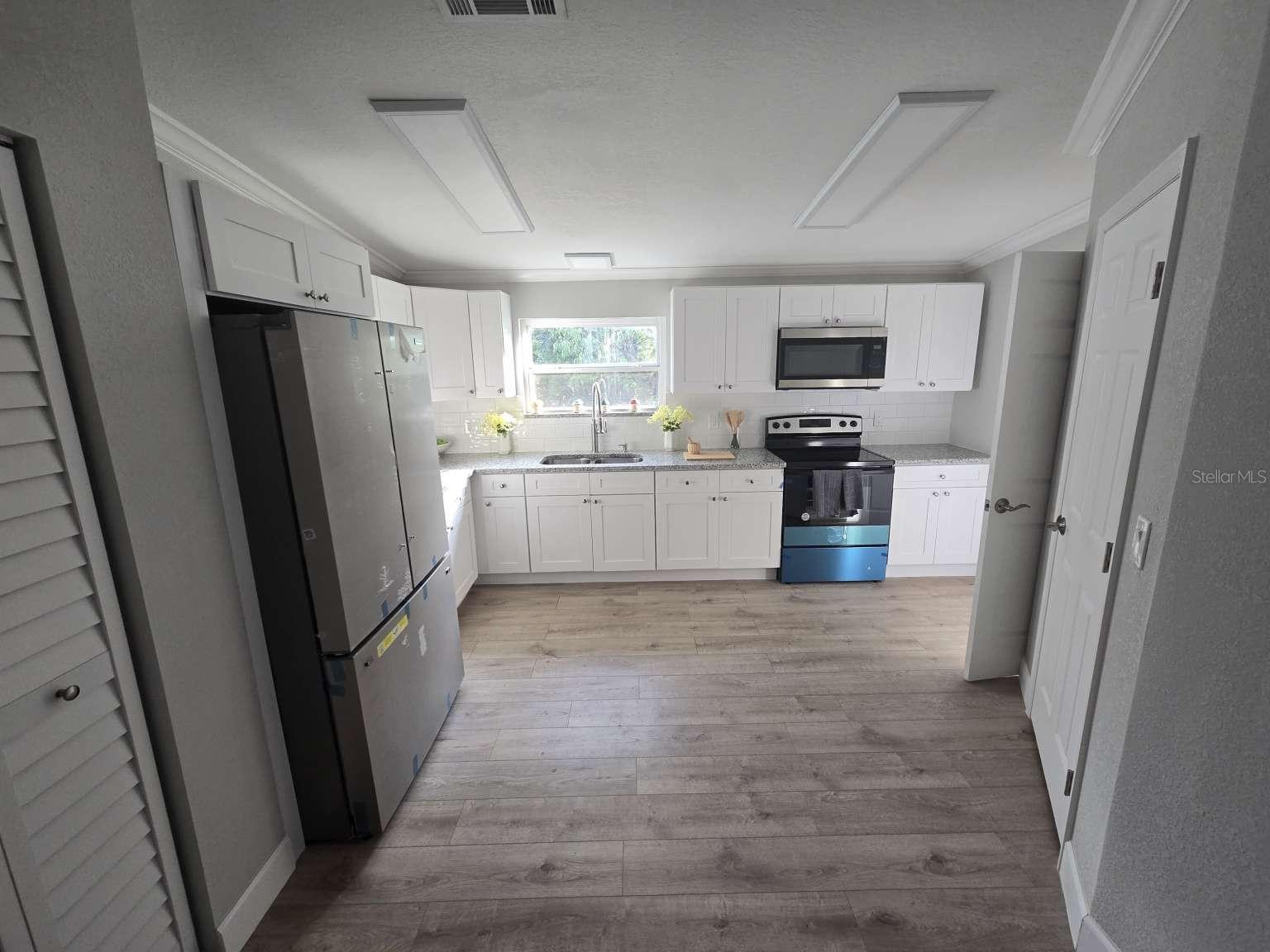 2430 WOODS TRL, LAKELAND, FL, 33809
