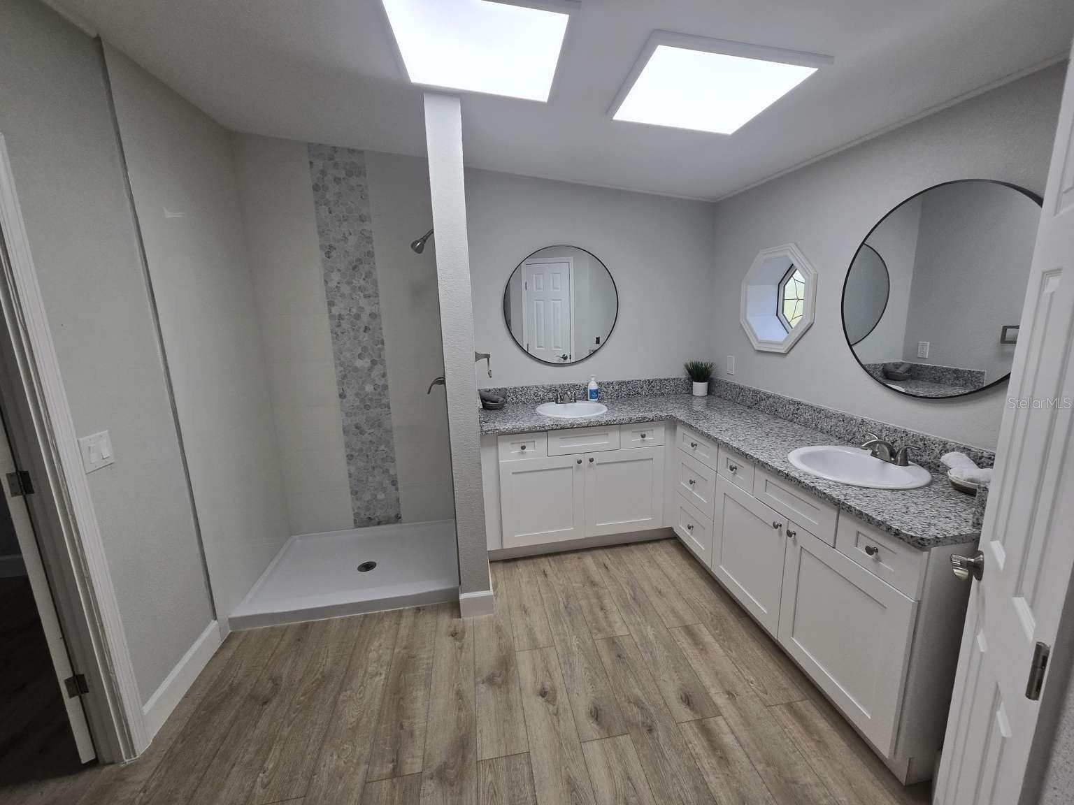 2430 WOODS TRL, LAKELAND, FL, 33809