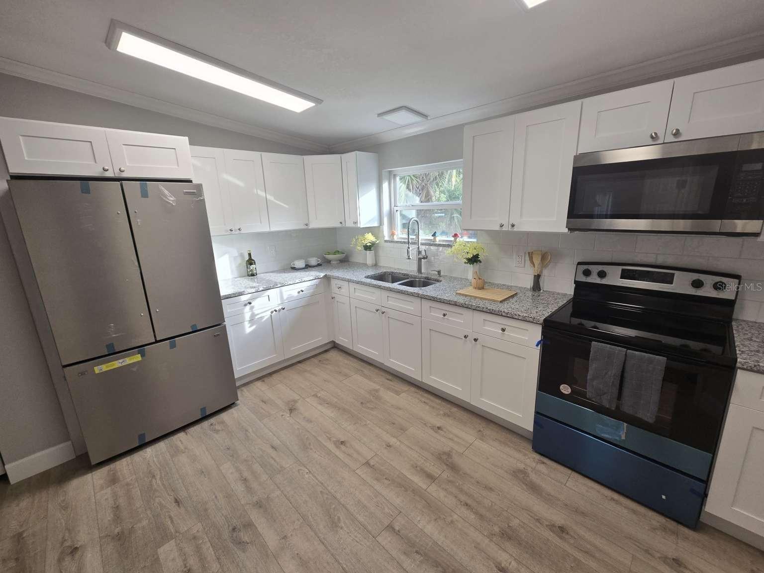 2430 WOODS TRL, LAKELAND, FL, 33809