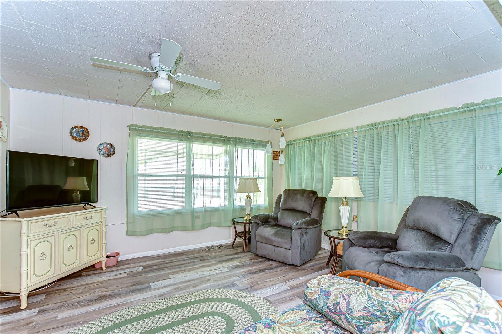 6025 RIDGEWOOD DR, ZEPHYRHILLS, FL, 33542