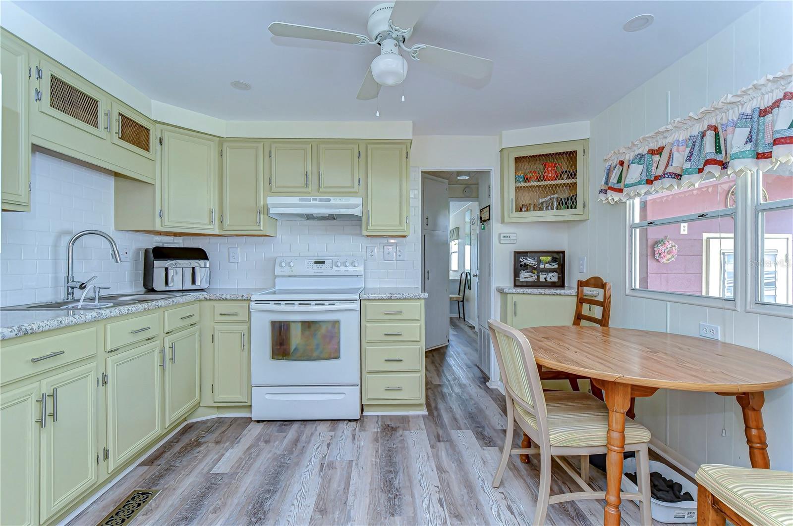 6025 RIDGEWOOD DR, ZEPHYRHILLS, FL, 33542