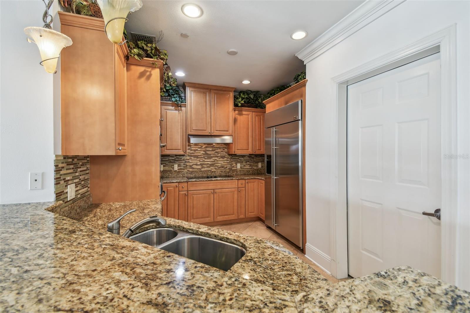 525 MANDALAY AVE #33, CLEARWATER BEACH, FL, 33767
