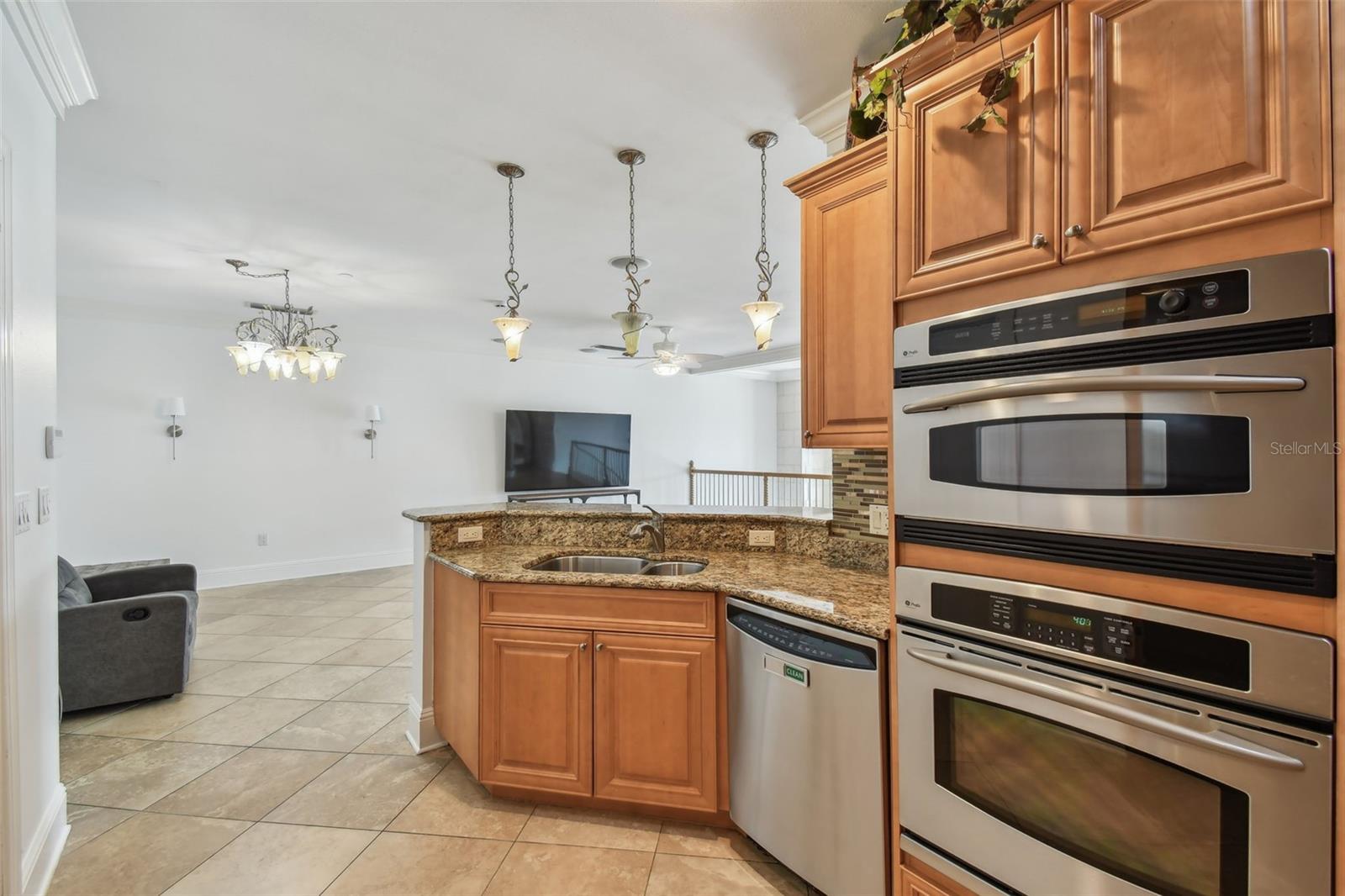 525 MANDALAY AVE #33, CLEARWATER BEACH, FL, 33767