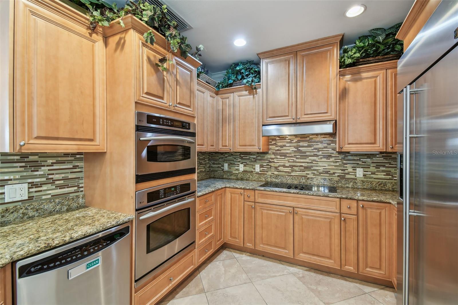 525 MANDALAY AVE #33, CLEARWATER BEACH, FL, 33767