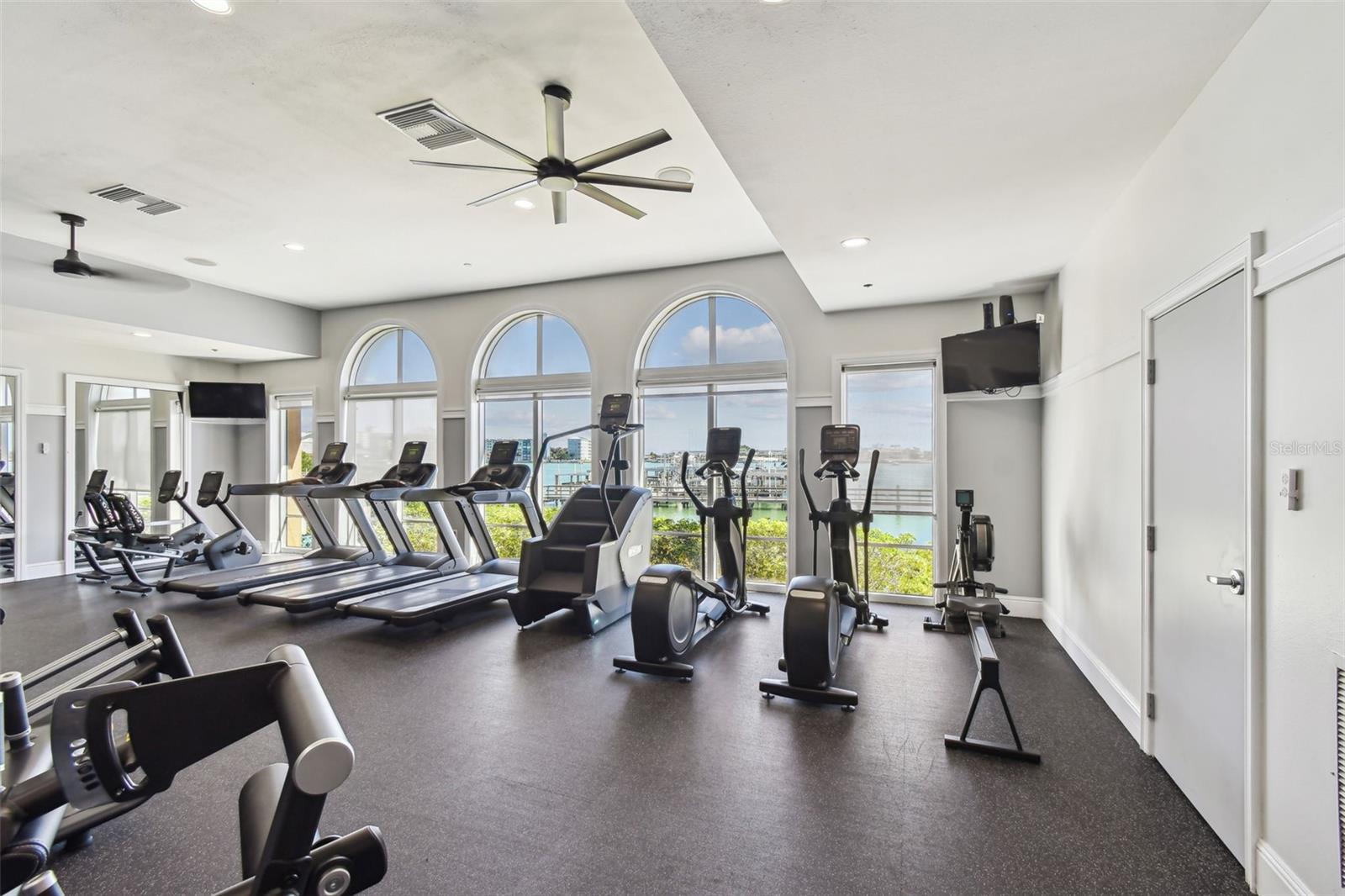 525 MANDALAY AVE #33, CLEARWATER BEACH, FL, 33767