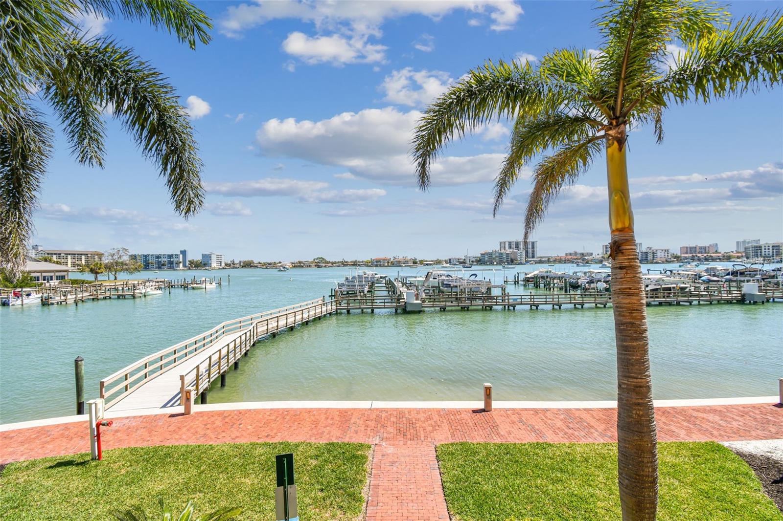 525 MANDALAY AVE #33, CLEARWATER BEACH, FL, 33767