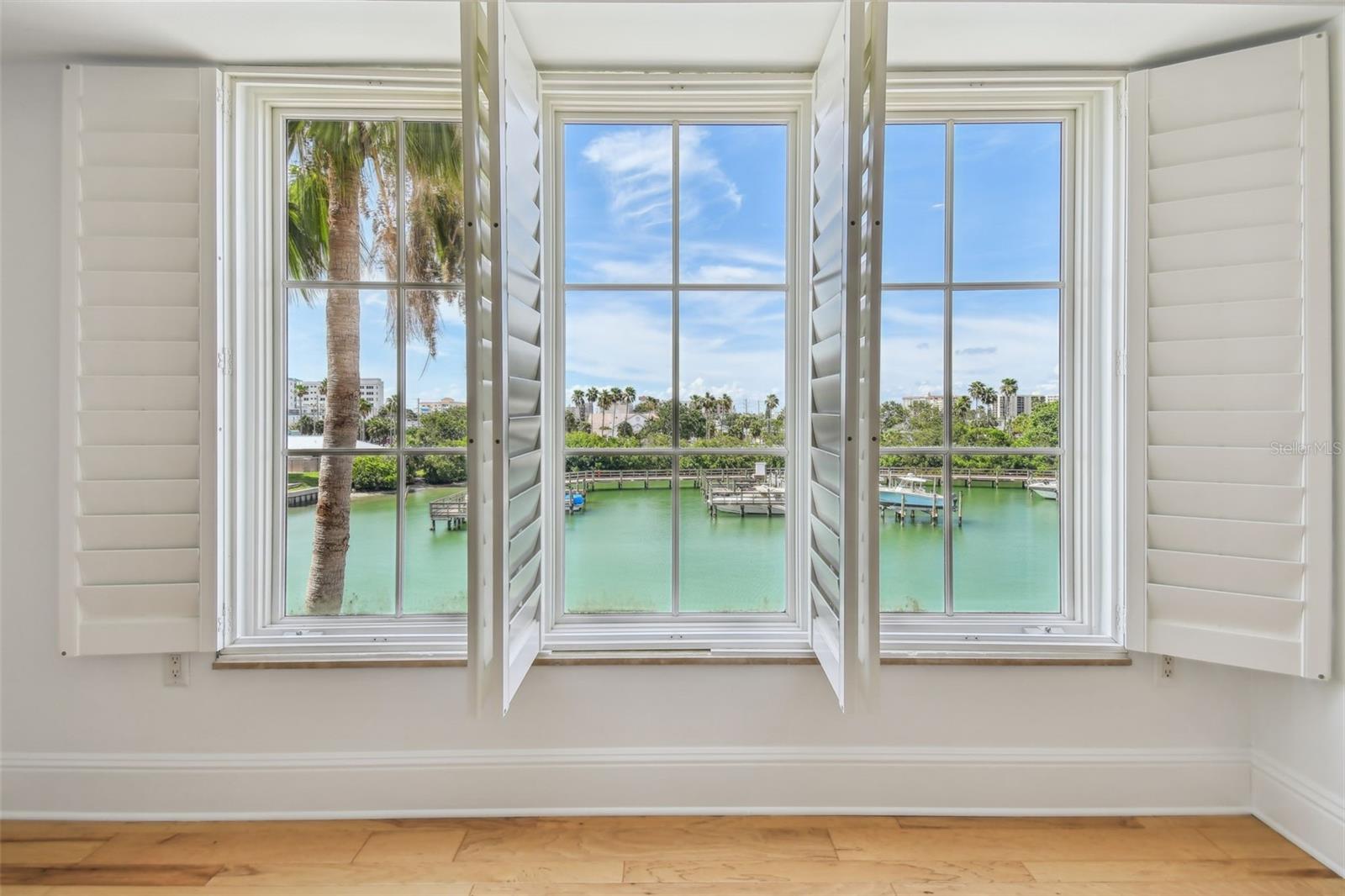 525 MANDALAY AVE #33, CLEARWATER BEACH, FL, 33767