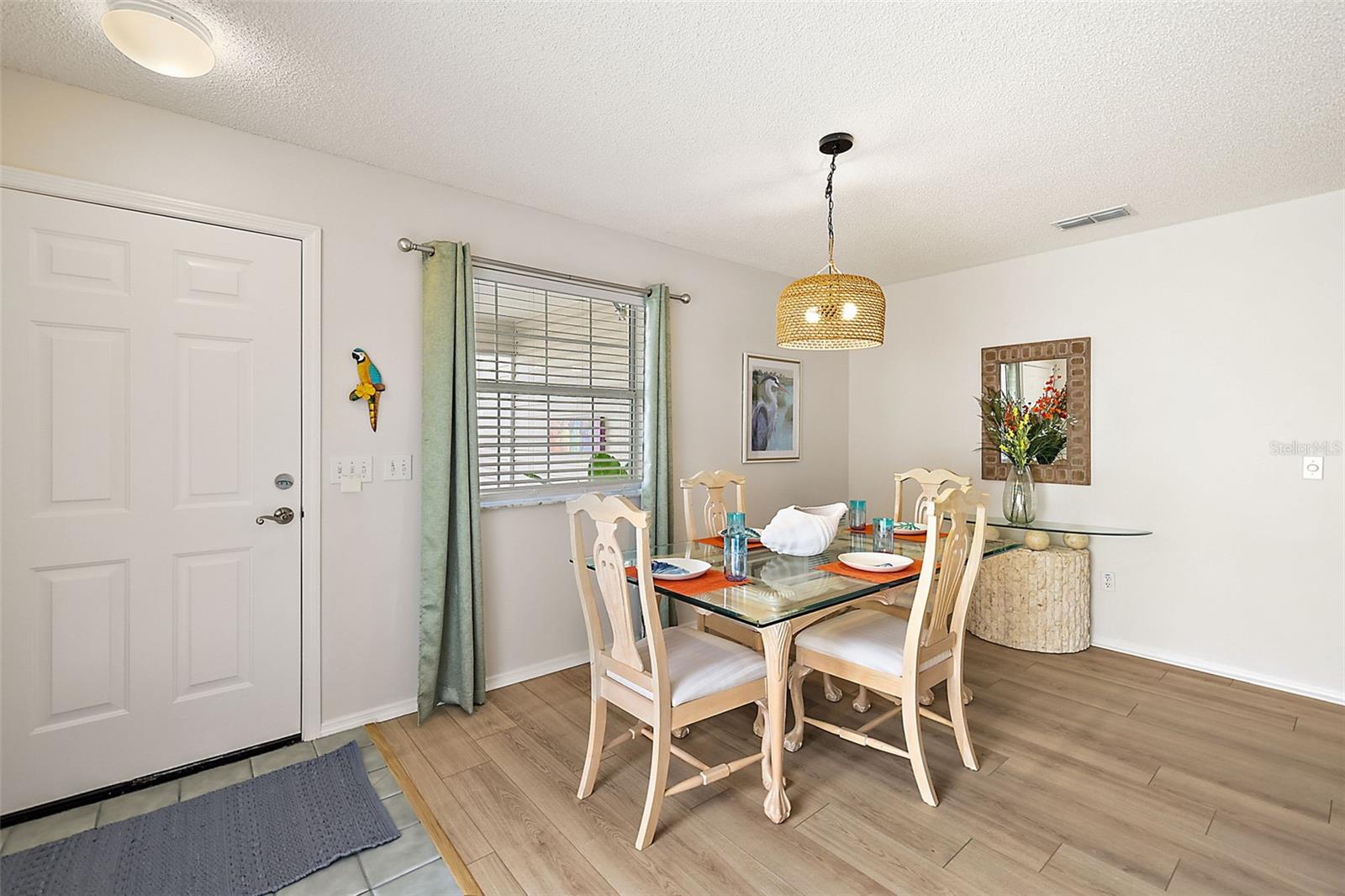 2113 ESCOBAR AVE, LADY LAKE, FL, 32159