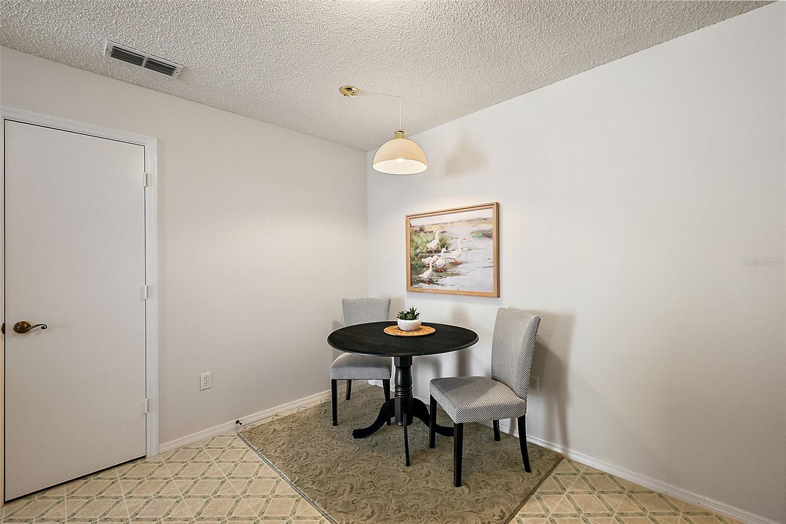 2113 ESCOBAR AVE, LADY LAKE, FL, 32159