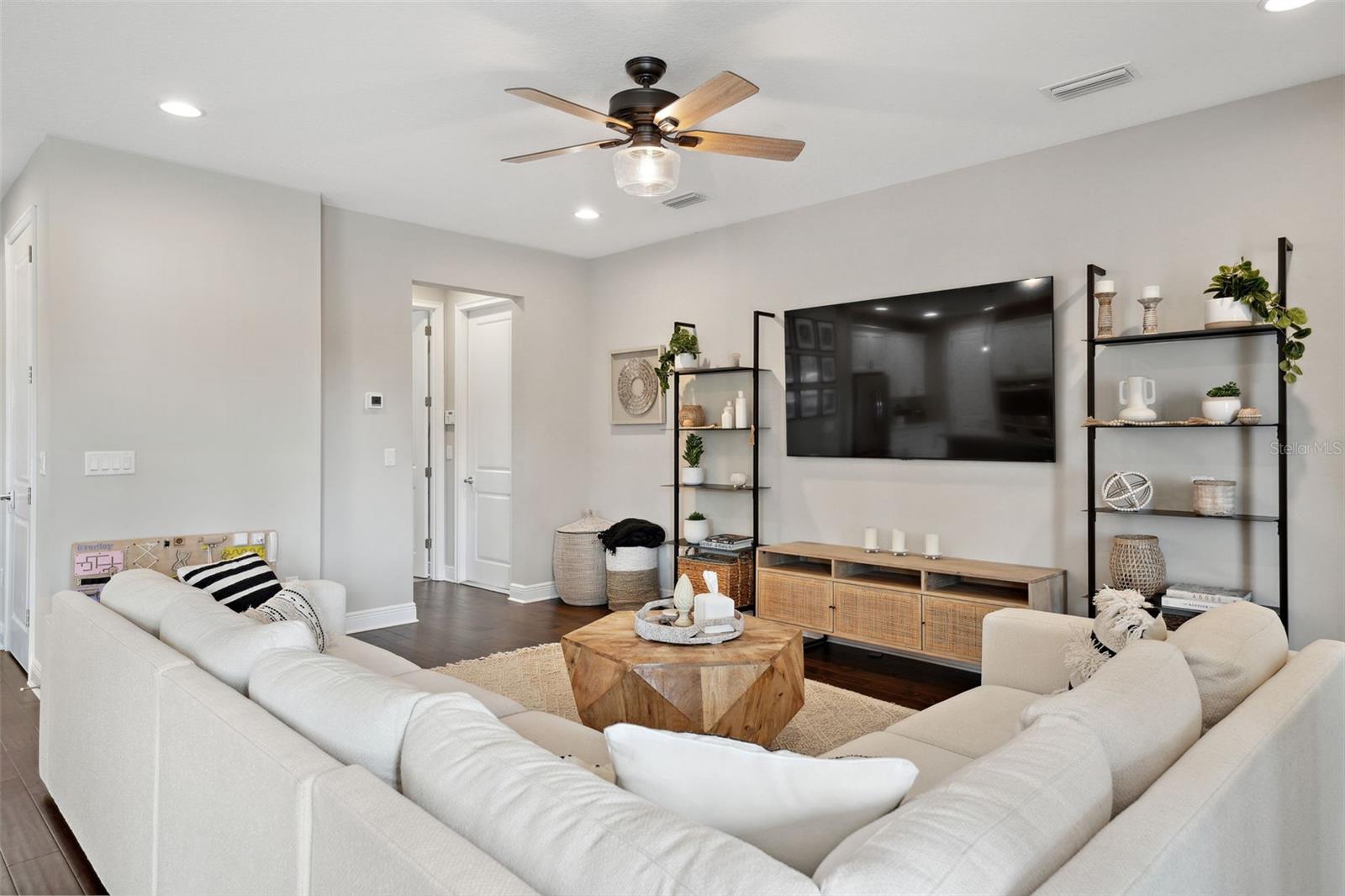 2904 W AVERILL AVE, TAMPA, FL, 33611