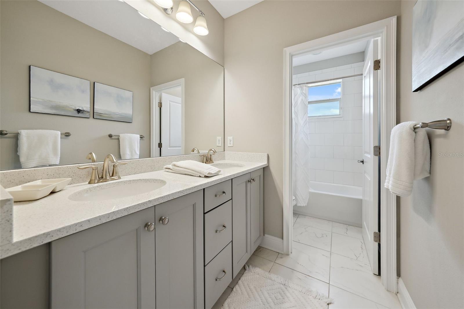 2904 W AVERILL AVE, TAMPA, FL, 33611