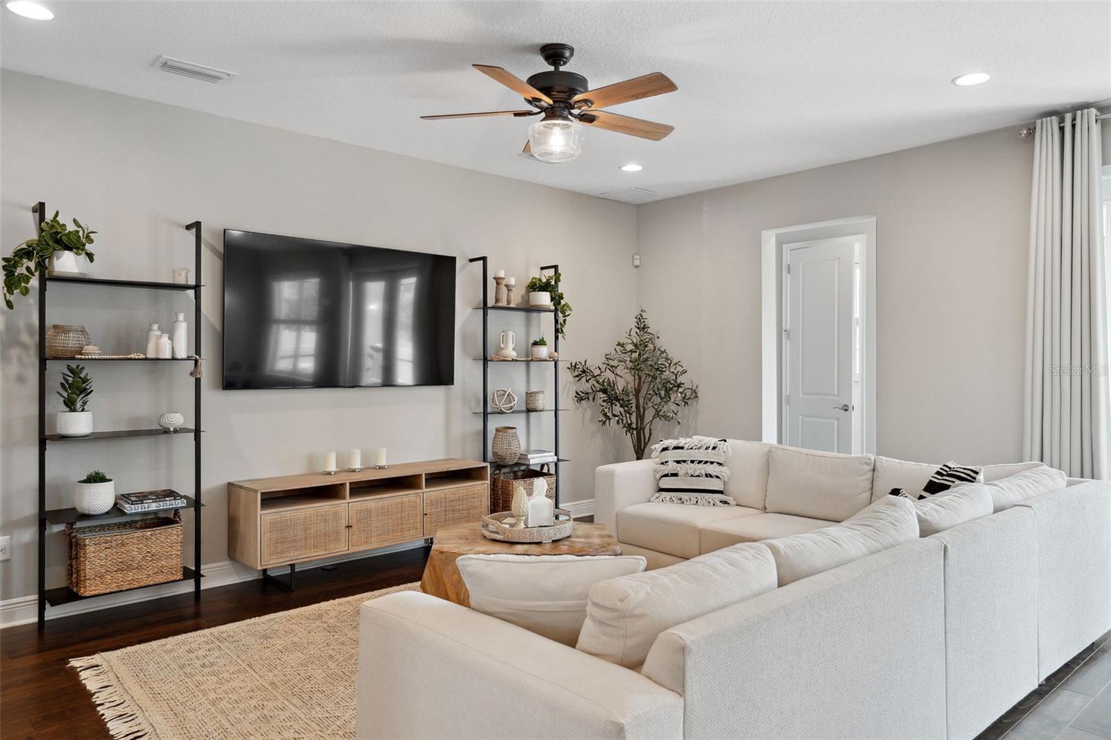 2904 W AVERILL AVE, TAMPA, FL, 33611