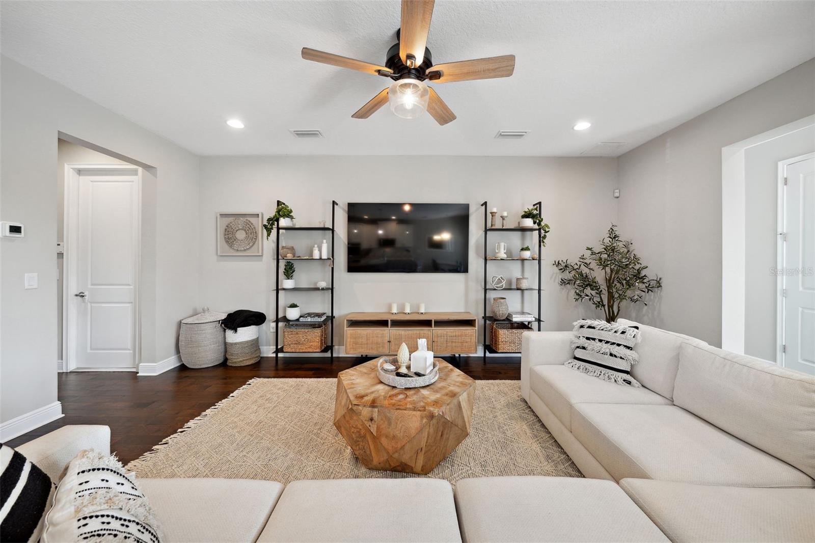 2904 W AVERILL AVE, TAMPA, FL, 33611