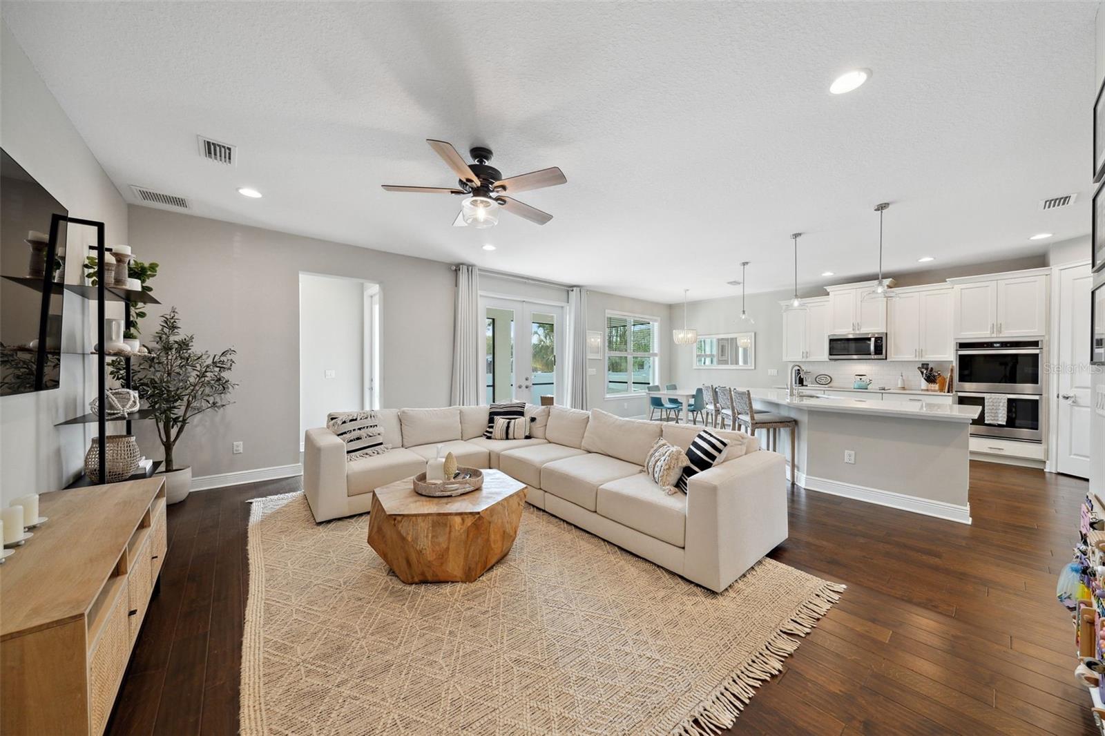 2904 W AVERILL AVE, TAMPA, FL, 33611
