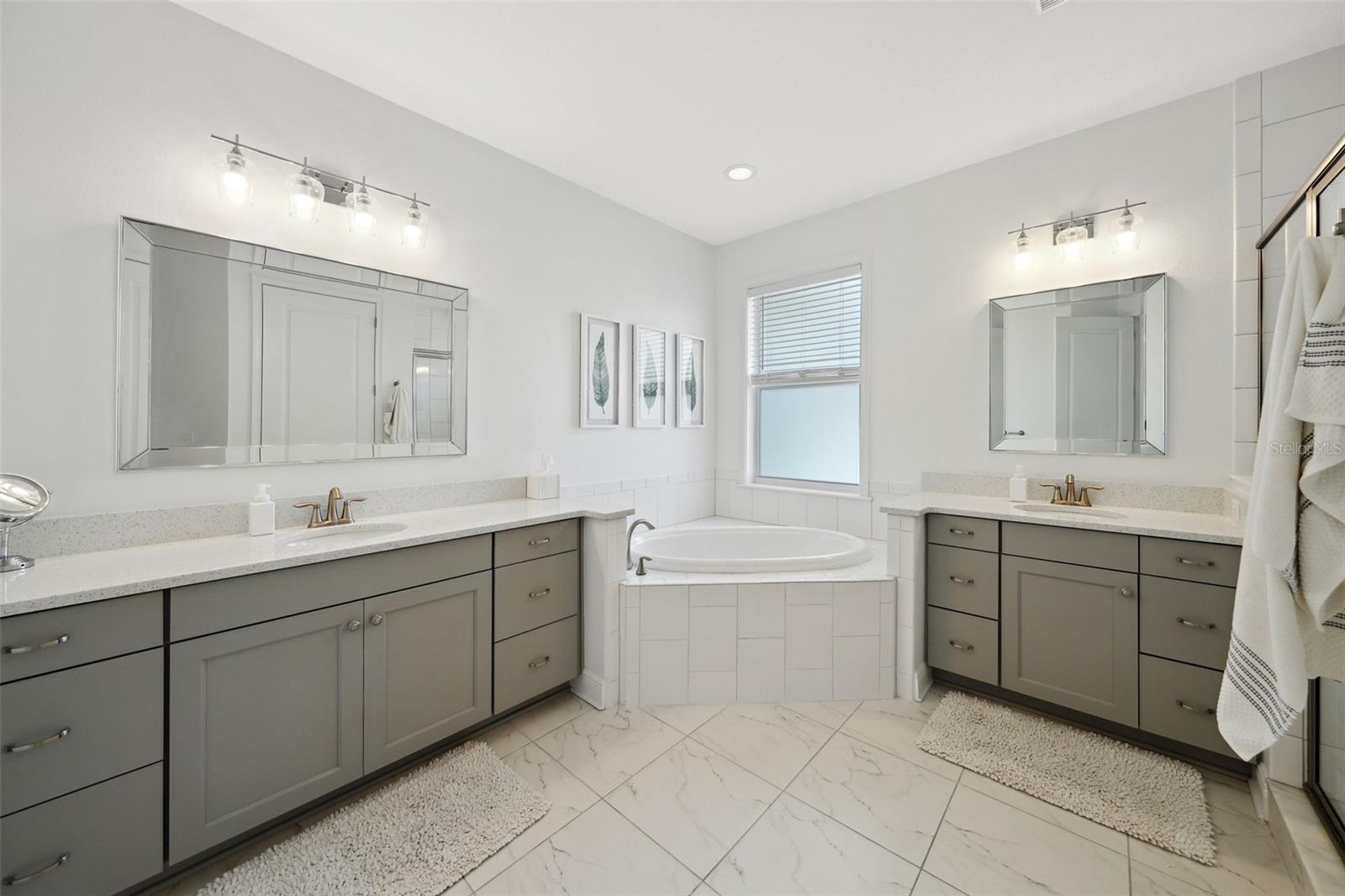 2904 W AVERILL AVE, TAMPA, FL, 33611