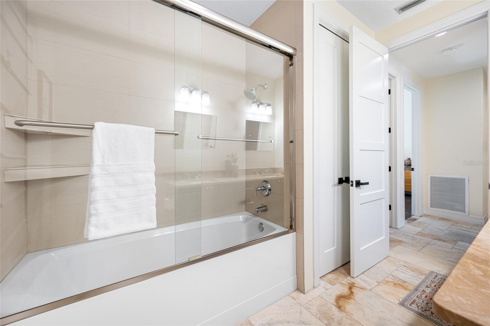 5812 MARINERS WATCH DR, TAMPA, FL, 33615