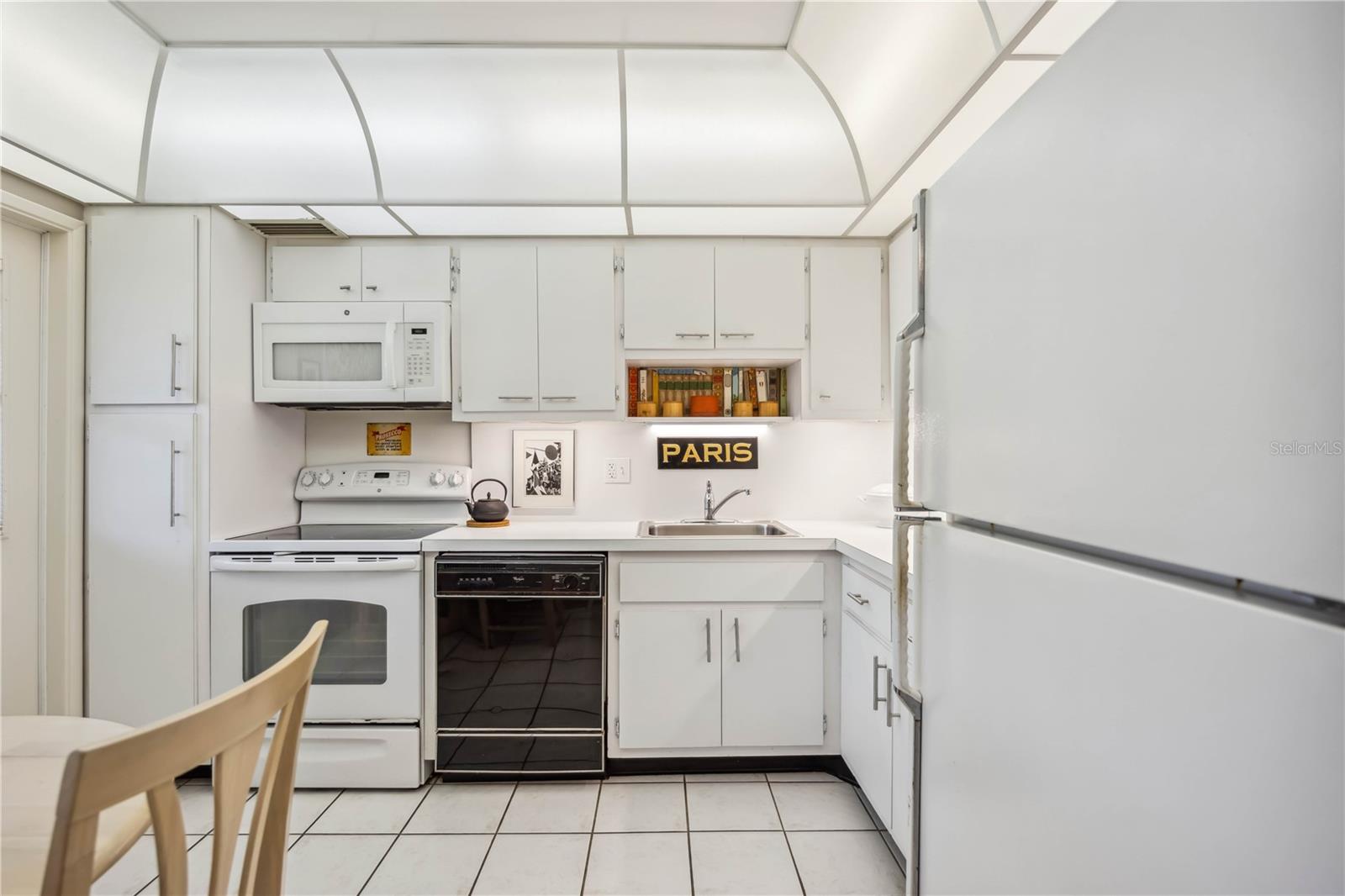 7461 W COUNTRY CLUB DR N #207, SARASOTA, FL, 34243