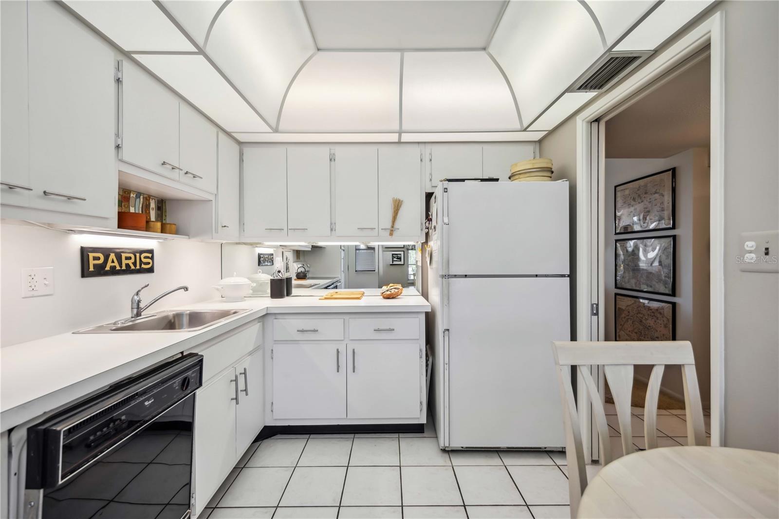 7461 W COUNTRY CLUB DR N #207, SARASOTA, FL, 34243