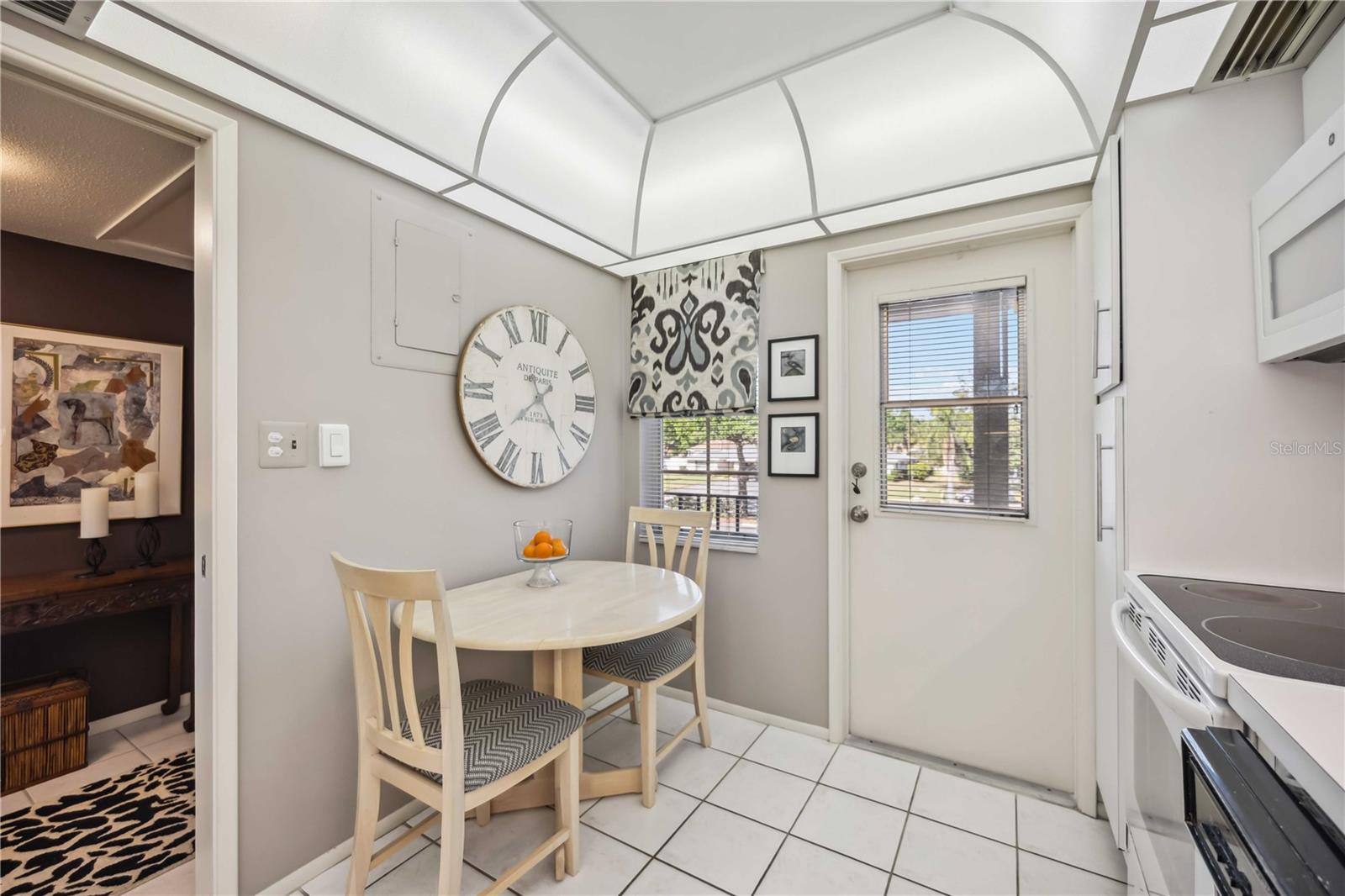 7461 W COUNTRY CLUB DR N #207, SARASOTA, FL, 34243