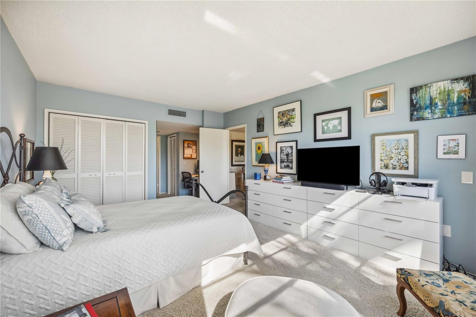 7461 W COUNTRY CLUB DR N #207, SARASOTA, FL, 34243