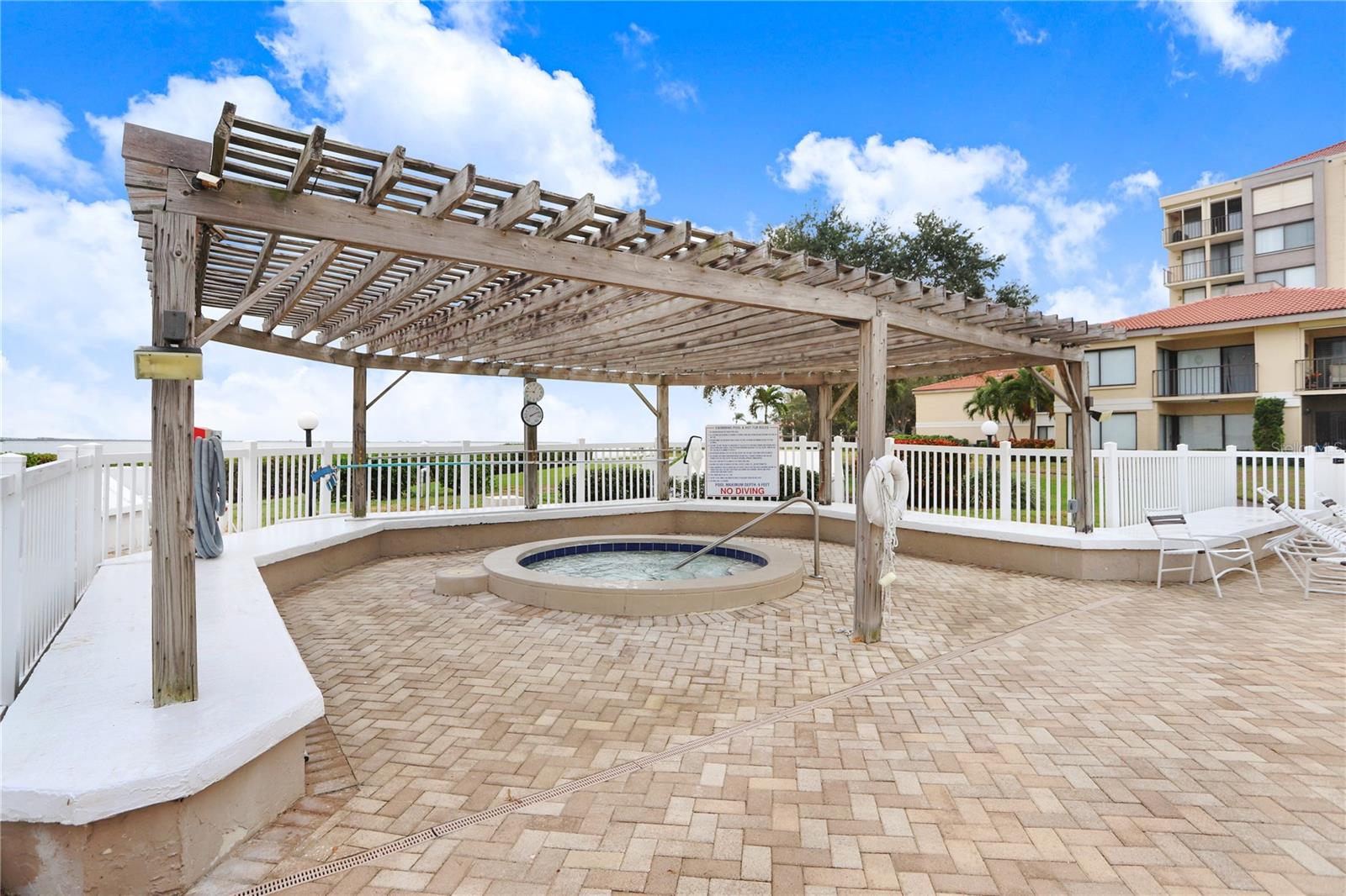 6104 PALMA DEL MAR BLVD S #302, ST PETERSBURG, FL, 33715