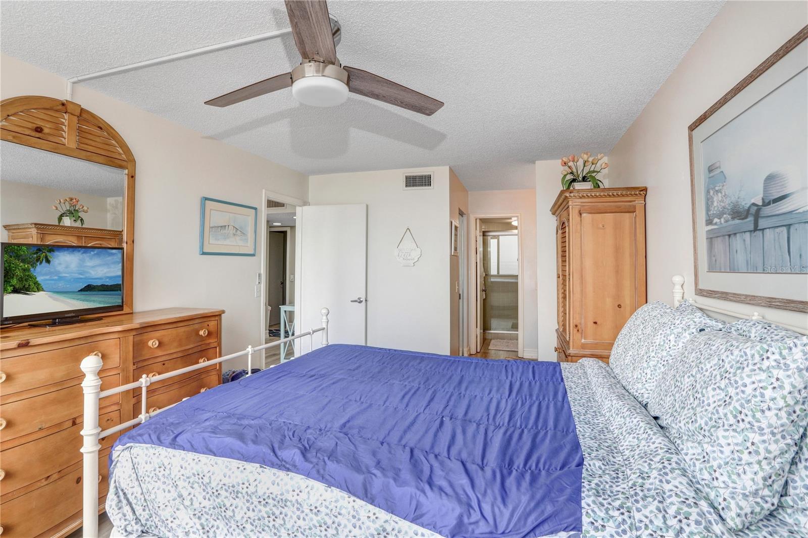 6104 PALMA DEL MAR BLVD S #302, ST PETERSBURG, FL, 33715