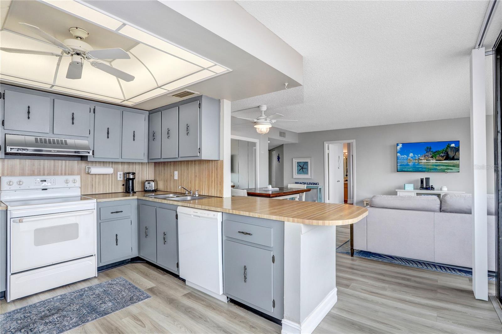 6104 PALMA DEL MAR BLVD S #302, ST PETERSBURG, FL, 33715