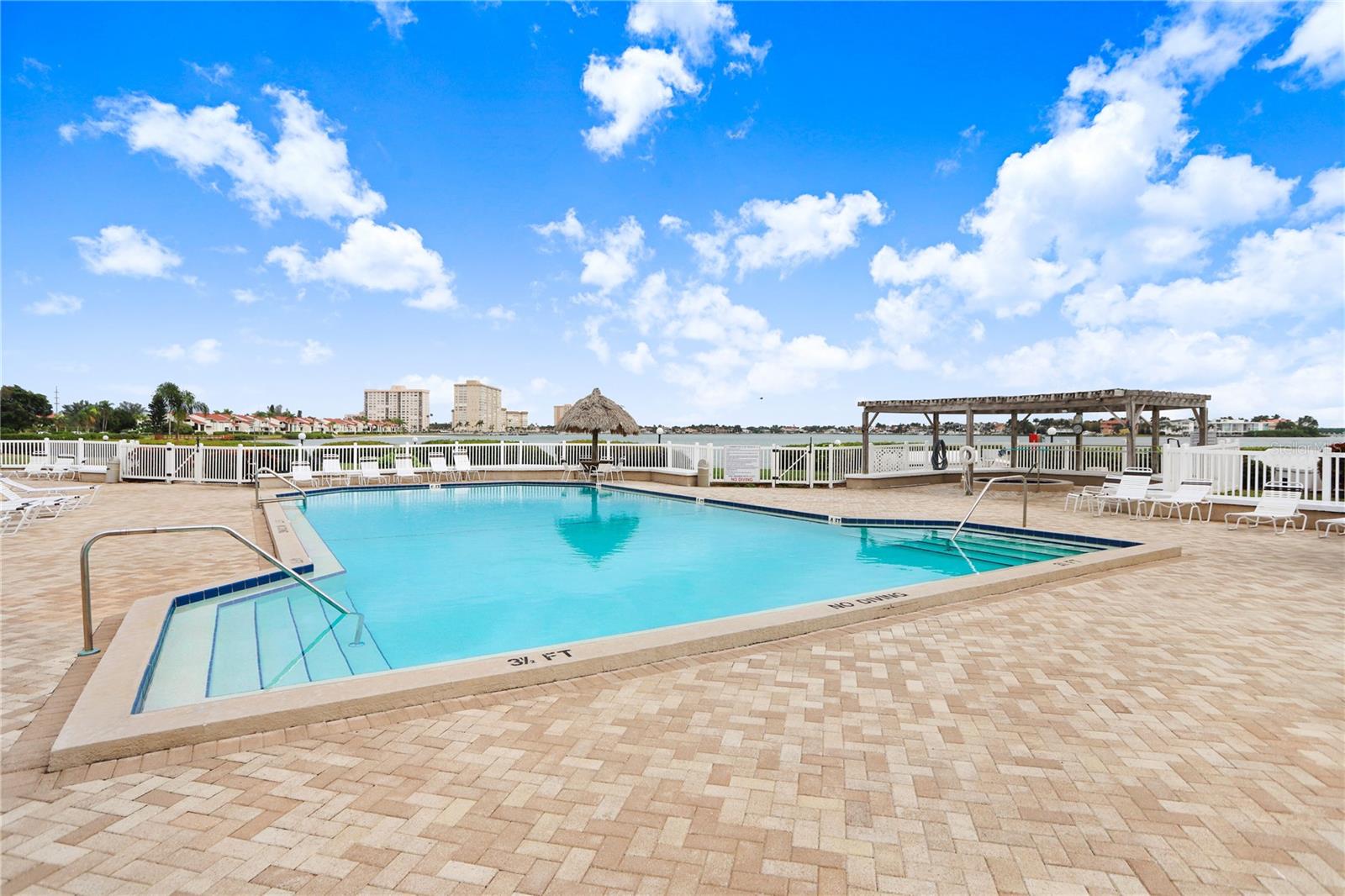 6104 PALMA DEL MAR BLVD S #302, ST PETERSBURG, FL, 33715