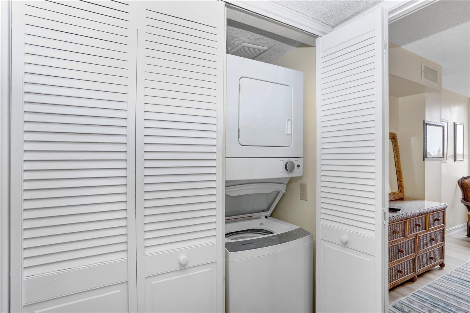 6104 PALMA DEL MAR BLVD S #302, ST PETERSBURG, FL, 33715