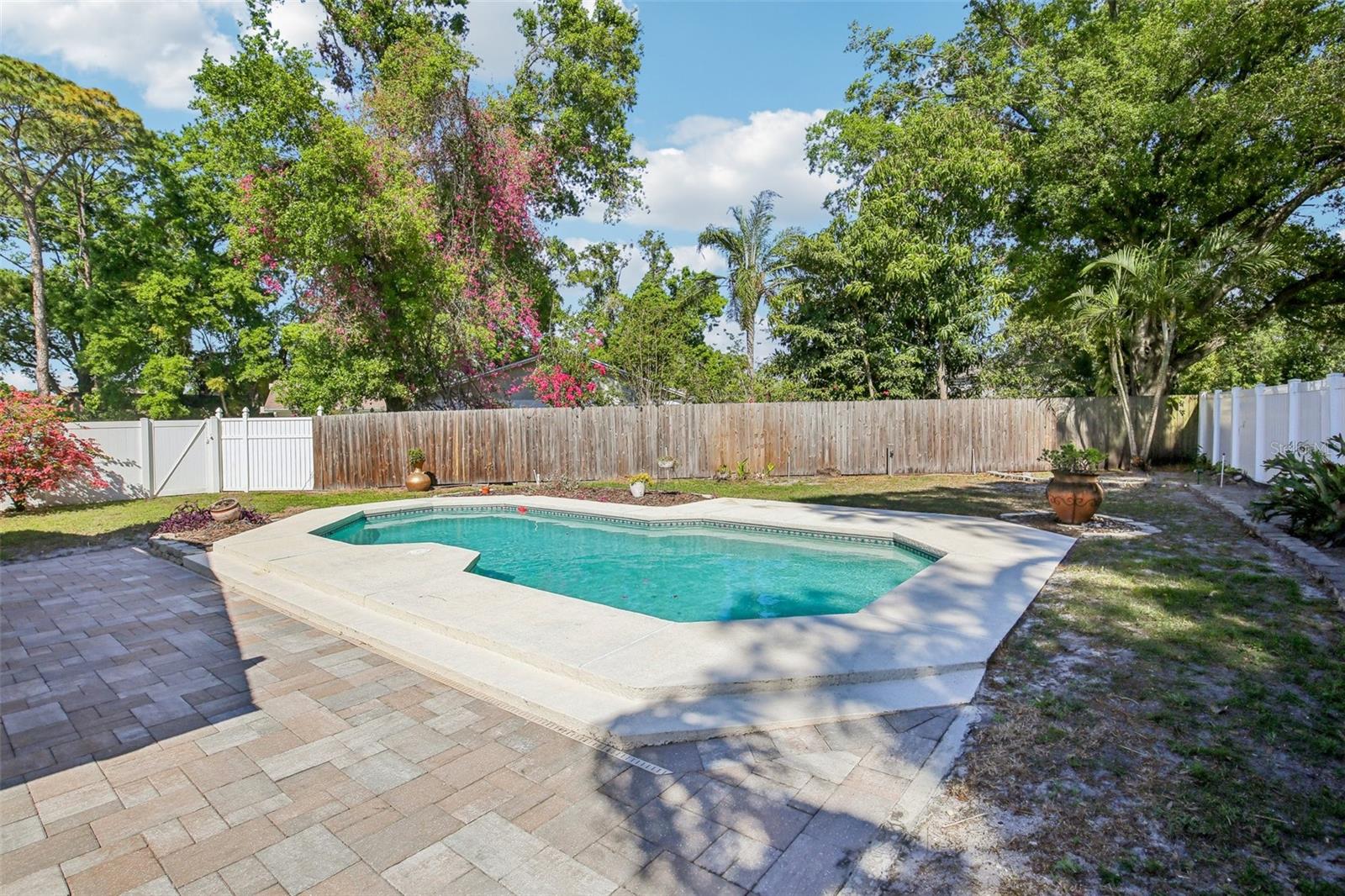 8019 GREENSHIRE DR, TAMPA, FL, 33634