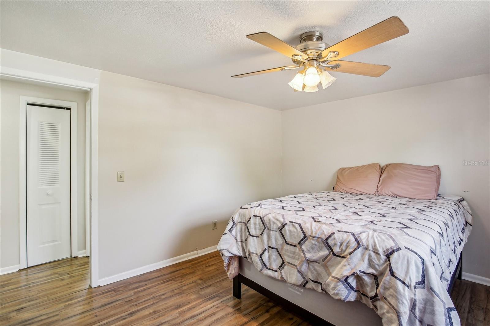 8019 GREENSHIRE DR, TAMPA, FL, 33634