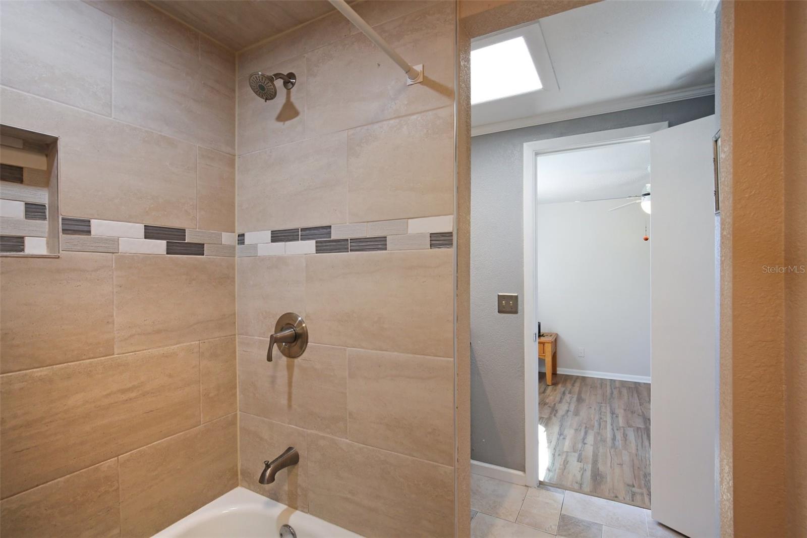 8019 GREENSHIRE DR, TAMPA, FL, 33634