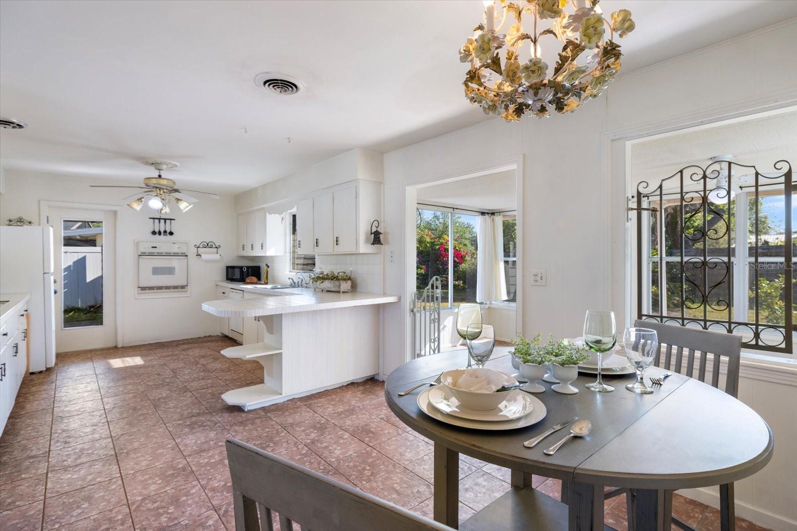 2121 CLEMATIS CT, SARASOTA, FL, 34239